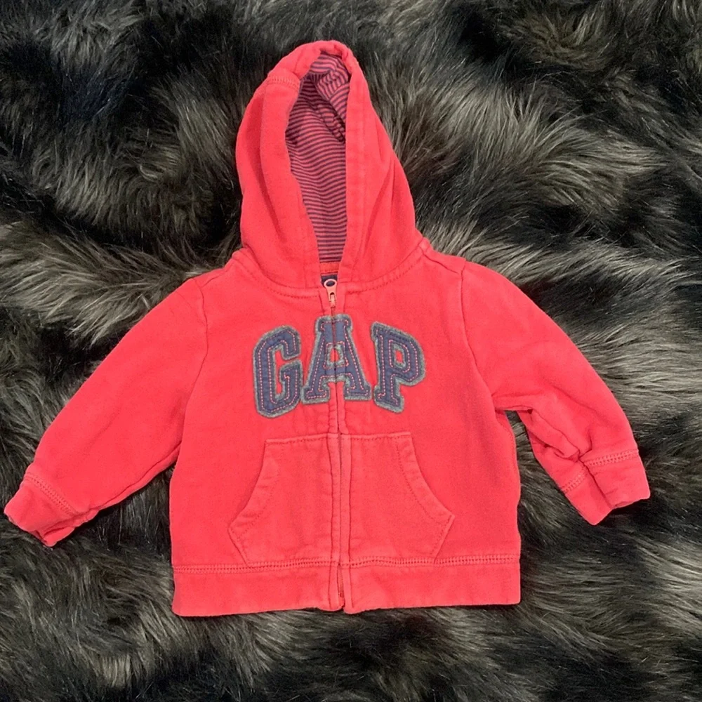 Gap 6-12 months sweatshirt